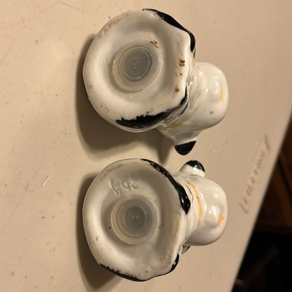 Cow Salt and Pepper Shakers - Black and White. Vintage - Picture 5 of 8